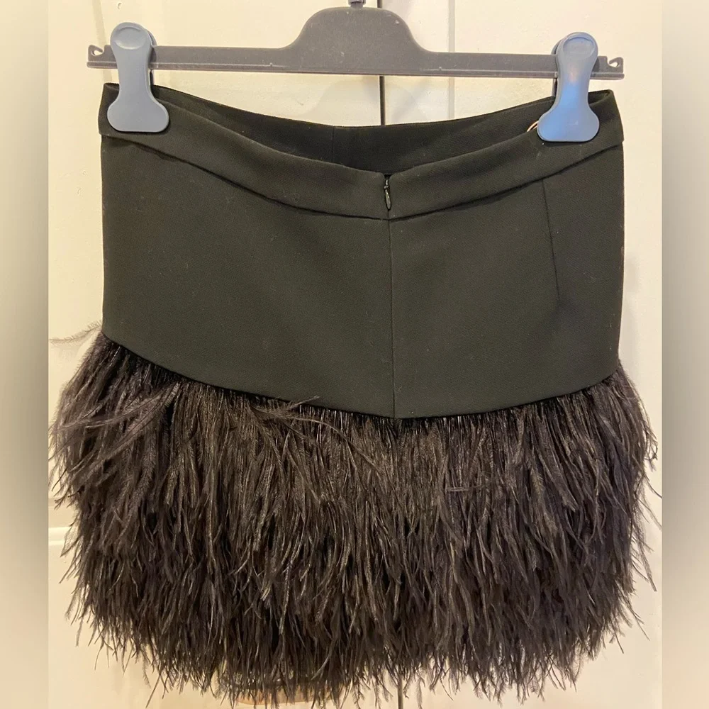 New with tags! Michael Kors Collection Feather Mini Skirt - Picture 2 of 4